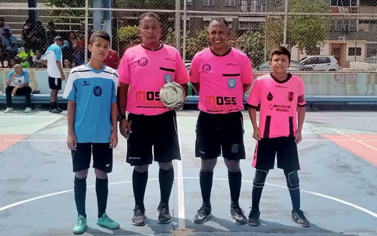 Jogador Carayaca Sport Club vs Neft Beach Soccer (Sub12)